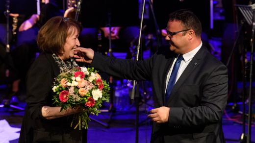 Do Síně slávy uvedl Olgu Jeřábkovou generální ředitel Českého rozhlasu René Zavoral