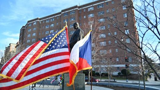 Babiš při slavnostním ceremoniálu, kterému přihlížely tři desítky českých krajanů, připomněl Masarykův humanistický odkaz. Zdůraznil, že demokratické ideály, které Masaryk prosazoval, je třeba stále obhajovat.