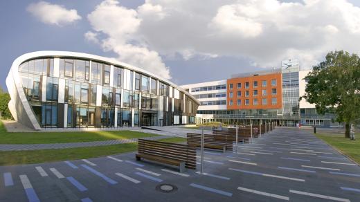 Fakultní nemocnici Hradec Králové patří mezi největší zdravotnická zařízení u nás