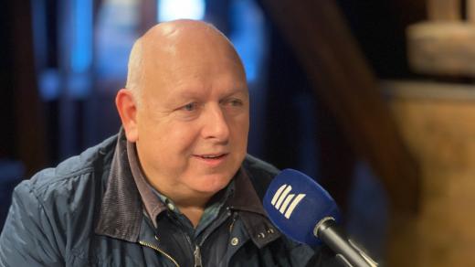 Stavitel a podnikatel Martin Podzimek během rozhovoru s Lucií Výbornou uvnitř Jindřišské věže