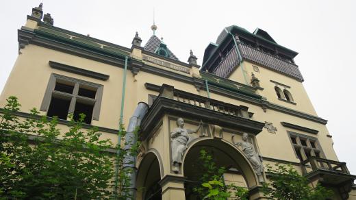 Vosáhlova vila byla dokončená v roce 1901 v duchu novorenesance