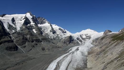 Ledovec v masivu nejvyšší rakouské hory Großglockner