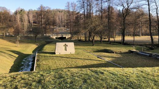 Po vypálení osady v roce 1942 nechali nacisté trosky zlikvidovat a srovnat se zemí. Po válce vytvořil architekt Ladislav Žák koncepci Obytná krajina