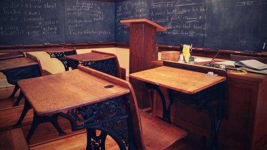 Škola, učebna, třída, školní tabule 