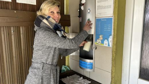 Mlékomat na statku Patákových