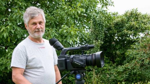 Ornitolog a spisovatel Zdeněk Mrkáček točí film o přírodě Českého ráje