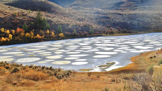 Tečkované jezero v Britské Kolumbii v Kanadě