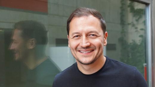 Moderátor Vojtěch Bernatský