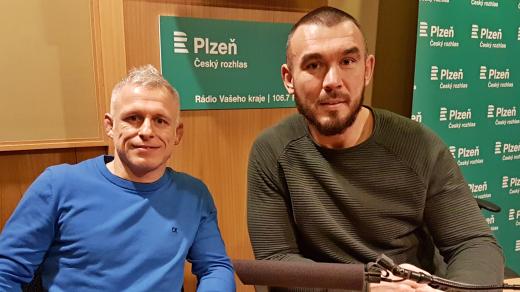 Boxer Václav Pejsar (vpravo) a trenér Petr Klikoš