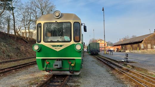 Vlak na nádraží úzkokolejky v Jindřichově Hradci