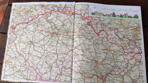 Severní stezka – Českem od západu k východu, kterou napsal Jan Hocek