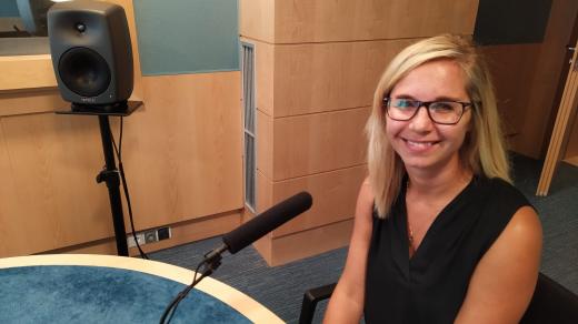 Petra Hajduchová ve studiu Českého rozhlasu Brno