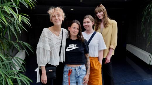 Zleva Valerie Vrbová, Kateřina Janíková, Alžběta Žabová a Barbora Kotěšovcová v ArtCafé