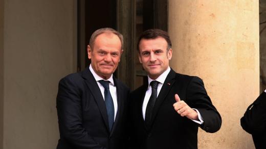 Polský premiér Donald Tusk a francouzský prezident Emmanuel Macron v Paříži