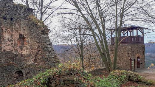 Vikštejn láká romantiky v každé době. Vyhlídková věž byla vybudována na přelomu 19. a 20. století