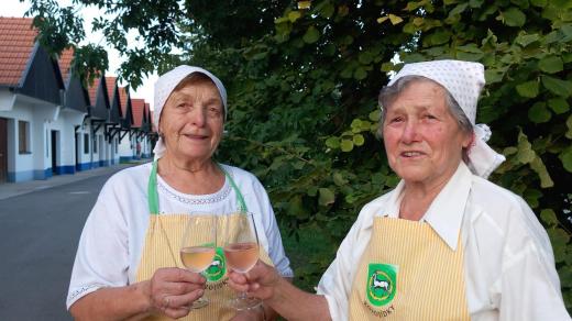 Marie Jakubíčková a Jiřina Janíčková ze spolku Babinec