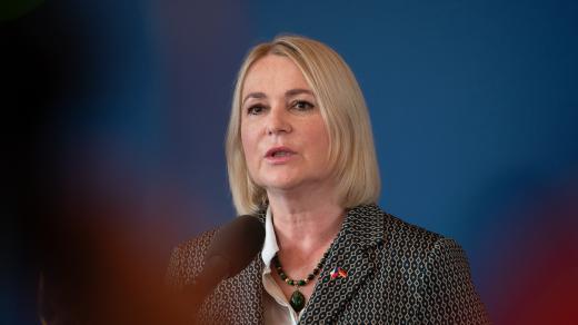Ministryně obrany Jana Černochová (ODS)