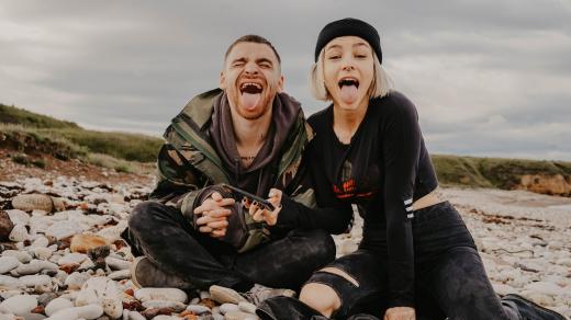 humor, legrace, legrační obličeje, přátelé, kamarádi