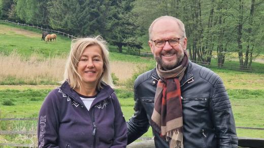 Vanda Hybnerová a moderátor Václav Žmolík