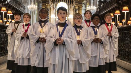 Dětský sbor St Paul's zpívá Hark the herald angels sing