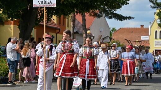 Krojovaný průvod byl součástí tradičních Horňáckých slavností