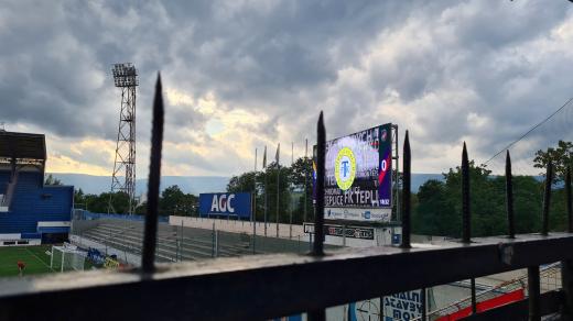 Jaký pohled mají hostující fanoušci na fotbalovém stadionu v Teplicích? Podívejte se s námi