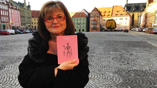 Alena Vávrová, sbírka Tři čtvrtě na smrt