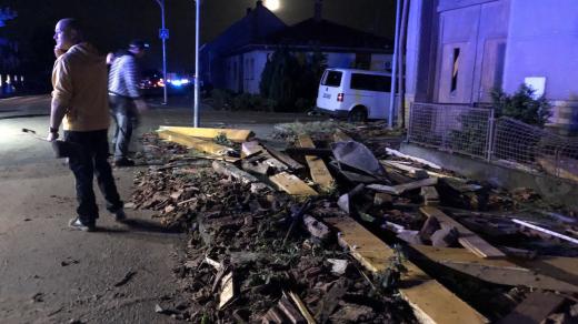 Polovina obce Hrušky je srovnána se zemí