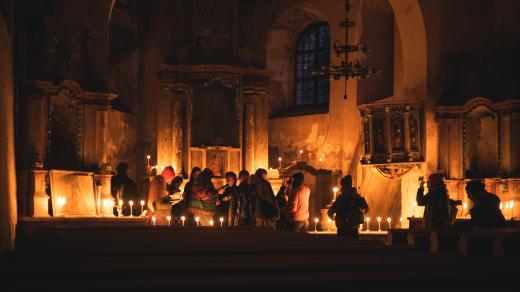 Lucie Králíková doporučuje, abychom se o Vánocích nevyhýbali tmě