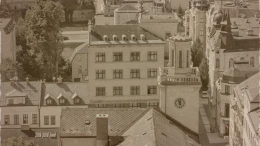 Ilustrační snímek budovy staré radnice v Jablonci nad Nisou - upraveno