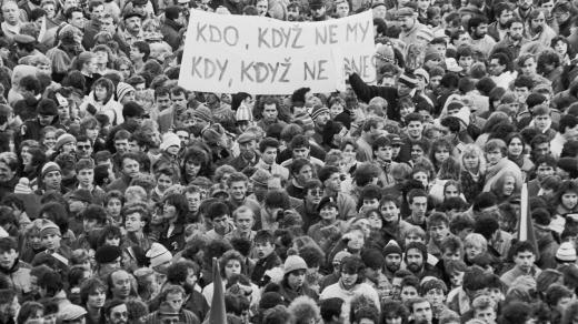 Sametová revoluce v listopadu 1989, Letná