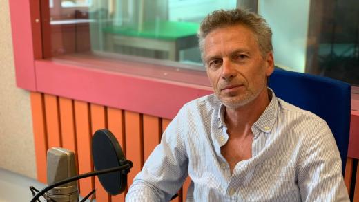 Jiří Zapletal ve studiu Českého rozhlasu Hradec Králové
