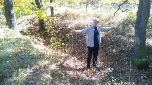 Ředitel českobudějovického archivu Daniel Kovář ukazuje dochovanou část Zlaté stoky u krajského města