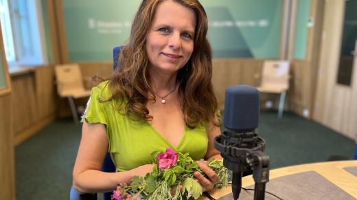 Radka Svatošová ve studiu Českého rozhlasu Hradec Králové