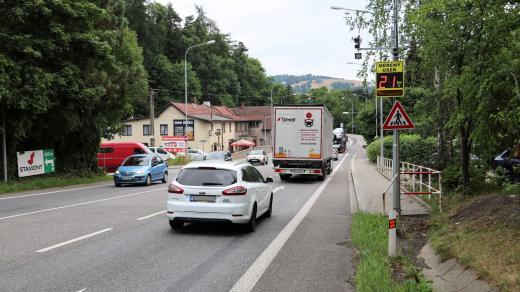 V Náchodě bylo zahájeno měření rychlosti vozidel
