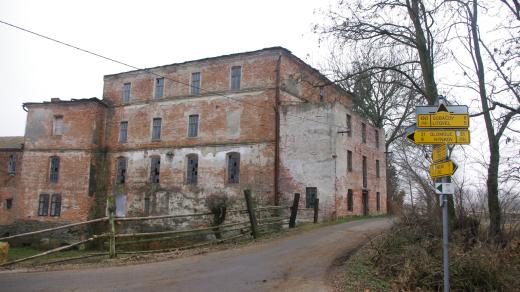 Mlýn Šargoun stojí u frekventované cyklostezky z Olomouce do Litovle