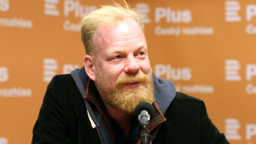 Ekonom Tomáš Sedláček ve studiu Radiožurnálu 2019