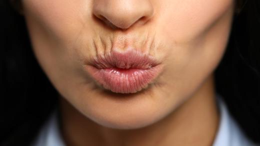 Rty našpulené k polibku