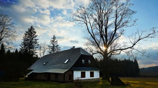 Fenomén chataření se vrací. Koronavirová krize mnohé přesvědčila, že pobyt v přírodě a home office se nevylučují