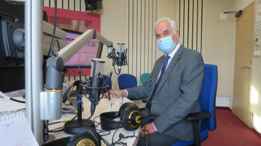 prof. MUDr. Vladimír Palička, CSc., dr. h. c. ve studiu Českého rozhlasu Hradec Králové