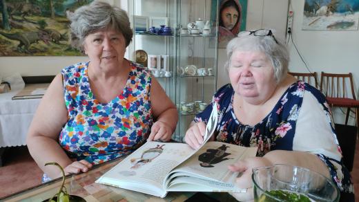 Ludmila Uhrová s Kamilou Smigovou