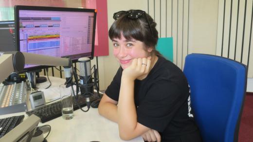 Martina Czyžová ve studiu Českého rozhlasu Hradec Králové