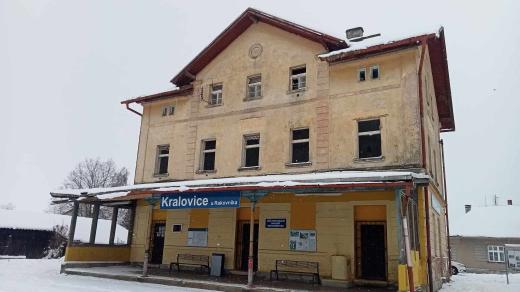 Na trať mezi Kralovicemi a Rakovníkem se vrací vlaky