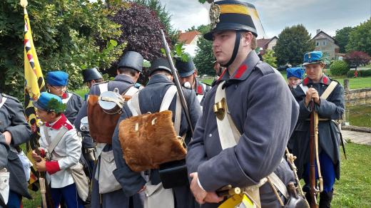 Pochod Českým rájem v historických uniformách aneb „Tažení 1866“ jako připomínka krvavé bitvy