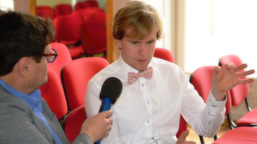 V rozhovoru o hudbě a vlacích redaktor Pavel Petr a klavírista Matyáš Novák