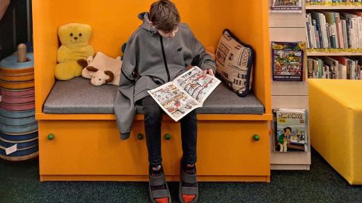 Pobočka liberecké knihovny v základní škole na sídlišti Kunratická seznamuje mladé čtenáře s literaturou i prostřednictvím komiksů