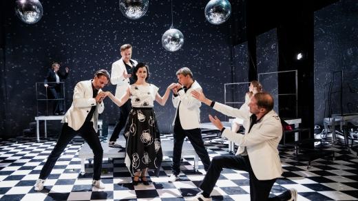 Autorské divadelní představení 1000 tváří Adiny v režii Adély Stodolové