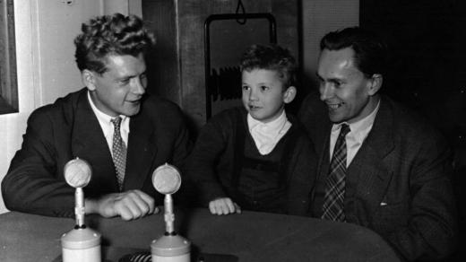 Jiří Hanzelka a Miroslav Zikmund na Mevro (Mezinárodní výstava rozhlasu)