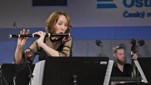 Jana Semerádová, v pozadí Lukáš Švajda