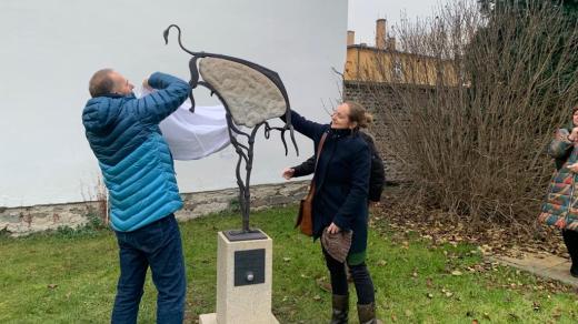 Plastika v Lipníku věnovaná Marcele Kleckerové